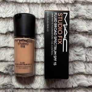 MAC Cosmetics Studio Fix Fluid Foundation - NW27